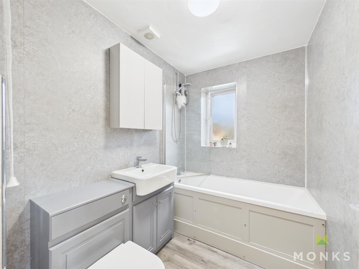 8 Martins Field, Oswestry, SY10 9EP For Sale